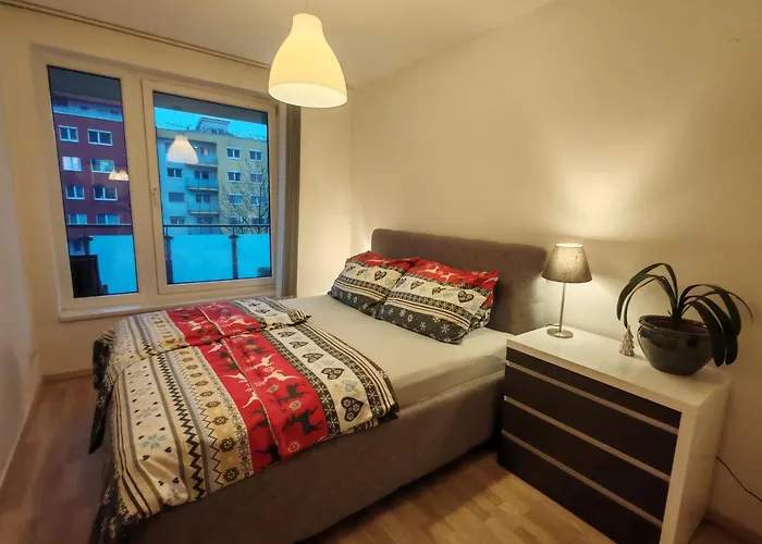 아파트 Boho Style With Garage And Large Terrace 브라티슬라바