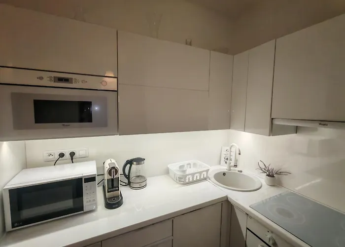 아파트 Boho Style With Garage And Large Terrace 브라티슬라바